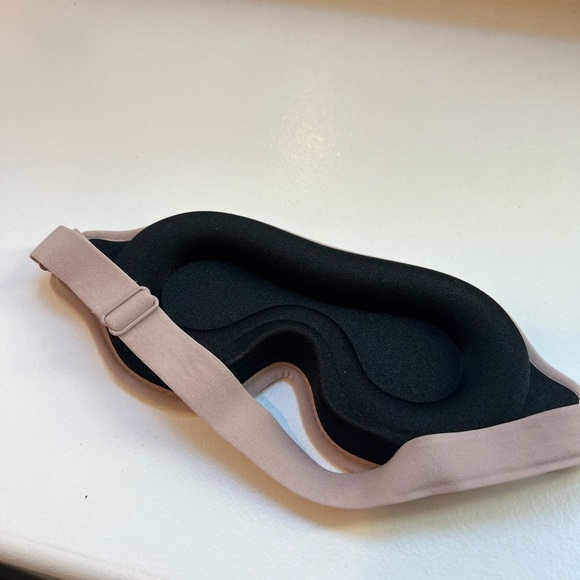 Eye Mask for sleeping with adjustable strap: Unused - Picture 3 of 5